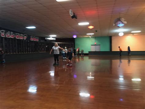 Usa skateland - About. Home of the World's Greatest Parties! We provide Roller Skating and Family Fun for all ages. USA's Skateland features a Roller Cafe full of family favorites. …